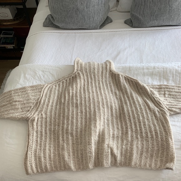 Free People Sweaters - Free people sweater - worn 1 time!